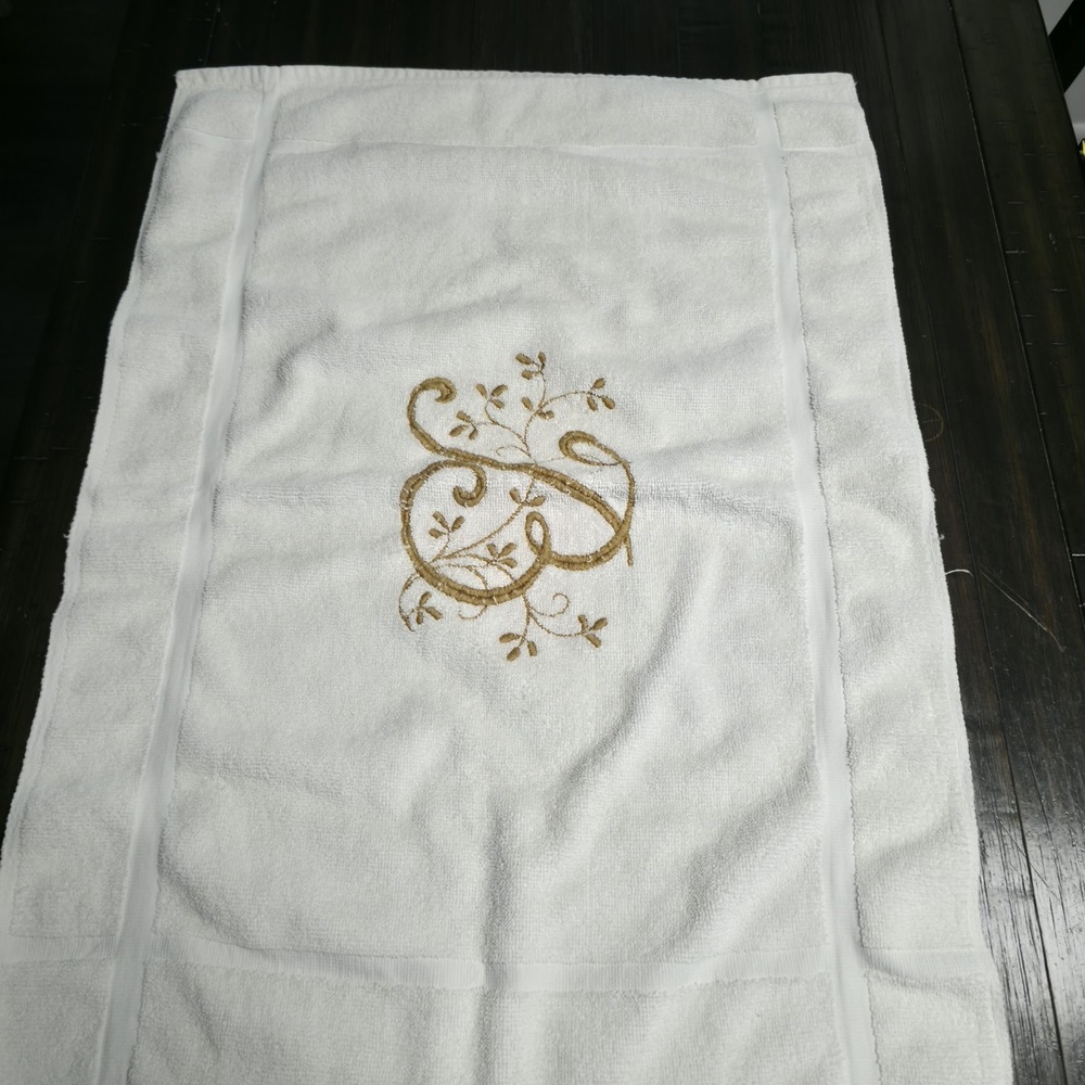 VTG Muscogee White Hand Towel All Cotton Gold Embroidered Monogram B Leaf USA